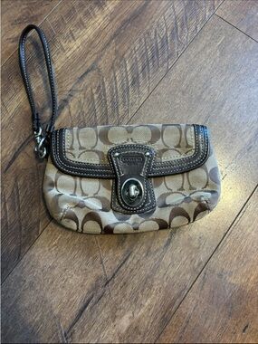 Vintage Y2K Coach Legacy Signature jacquard turnlock flap wristlet